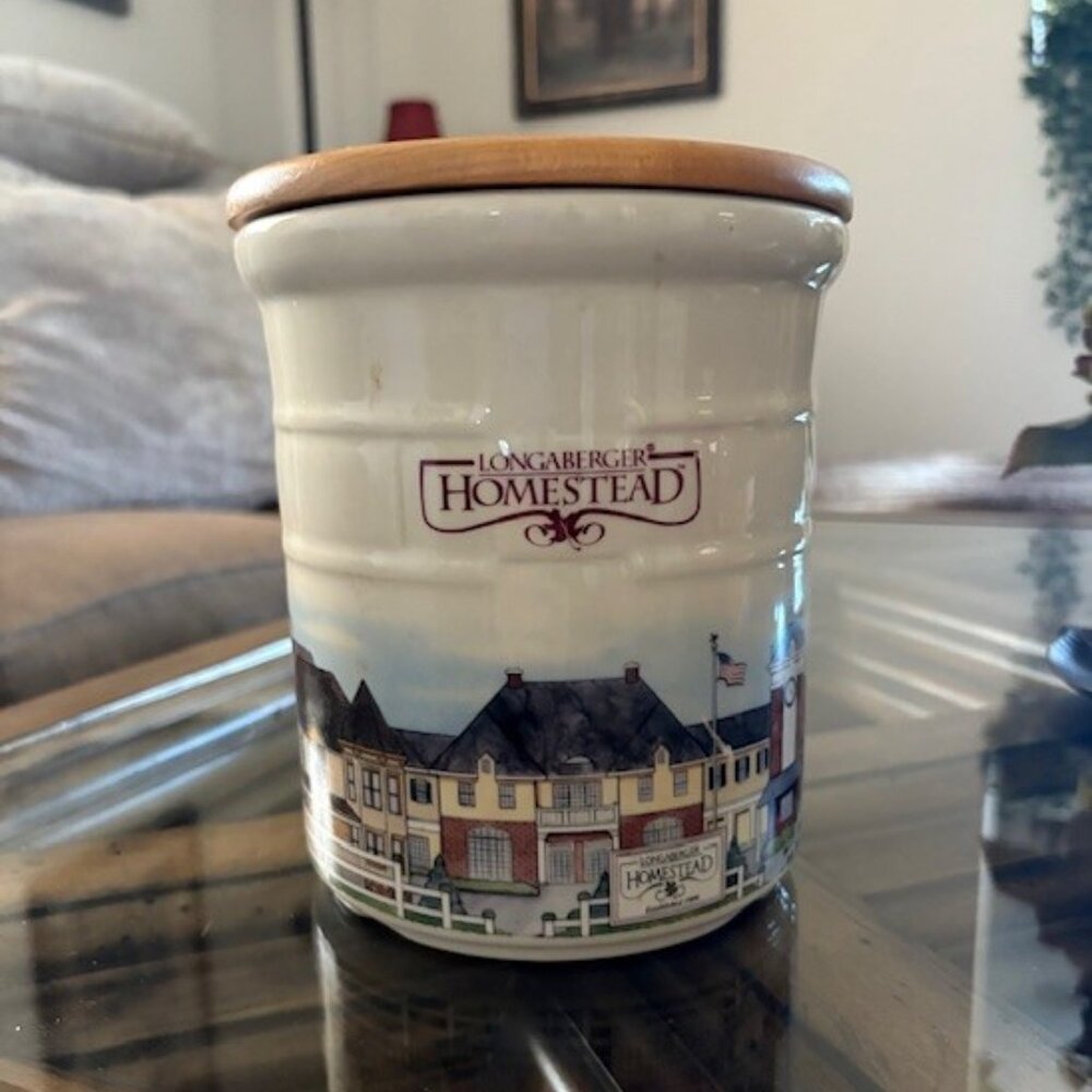 Longaberger Homestead 2 Qt. Ceramic Jar with Wooden Lid